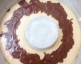 صورة لخطوة 3 من وصفة كيك زيبرا يومي خفيف ظريف