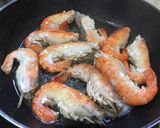 รูปขั้นตอนการทำที่ 3 ของ กุ้งผัดพริกเกลือ