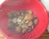 Foto del passaggio 2 della ricetta Minestra di castagne e cannellini con frastagliate all'uovo