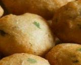 आलू स्टफ उड़द की दाल का बड़ा रेसिपी चरण 3 फोटो