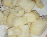 صورة لخطوة 1 من وصفة بطاطس مسلوقه ببيض😋😍