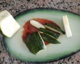 Foto del paso 1 de la receta: Pechuga de pollo rellena con zapallo italiano y almendras