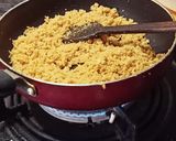 मुग डाळ हलवा (moong dal halwa recipe in marathi) रेसिपी स्टेप 3 फोटो 