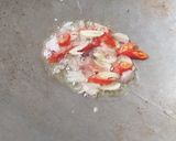 Foto langkah ke 3 dari resep Tumis sawi sosis.