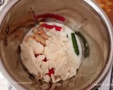 A picture of step 2 of Soyabean white gravy.