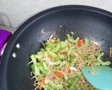 Foto langkah ke 6 dari resep Tumis pare campur teri.
