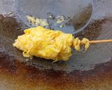 Foto langkah ke 3 dari resep Telur Gulung Tanpa Tepung.