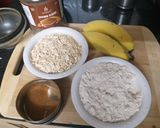 A picture of step 1 of Oats Banana Pancake.
