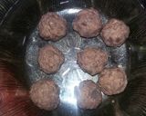 Foto langkah ke 3 dari resep Bola - Bola Coklat (modifikasi cup cake bantat).