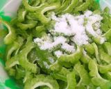 Foto langkah ke 1 dari resep Tumis pare tidak pahit.