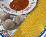 Foto langkah ke 1 dari resep Spaghetti Bolognaise with Meat Ball.