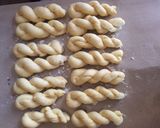Foto langkah ke 4 dari resep Basic donat lembut.