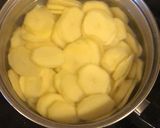 A picture of step 1 of Spanish omelette.