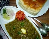 A picture of step 7 of Hariyali Pav Bhaji.