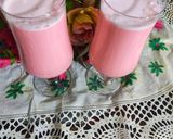 A picture of step 2 of Roohafza and milk sharbat.