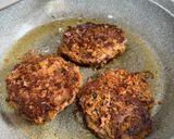 A picture of step 6 of Liver n Chicken burgers 🍔.