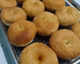 Foto langkah ke 5 dari resep Donat meses coklat.