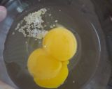 Foto langkah ke 3 dari resep Telur dadar pare.