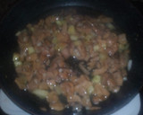 Foto del paso 4 de la receta: Salteado de champiñones con ajo, vino y un toque de calabacín