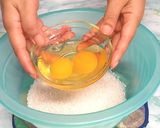 Foto langkah ke 3 dari resep PUTU AYU PELANGI 2 TELUR SAJA,ENAK DAN LEMBUT.