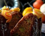 Foto del paso 15 de la receta: Bundt cake corazón de calabaza y manzana con rosas