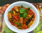 A picture of step 3 of Gajar Mooli Matar Sabzi.