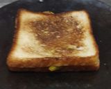 A picture of step 3 of Cheese capsicum sandwich.