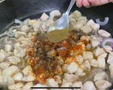 A picture of step 7 of Chicken Cheese Fajita Sandwich.