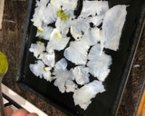 Foto del paso 4 de la receta: Carpaccio de bacalao en vinagreta de ajo y perejil
