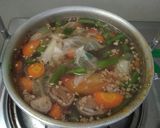 Foto langkah ke 3 dari resep Sop sayur jamur.