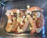 Une image de l'étape 3 de Gambas rouges sauvages grillées / marinées citron ail et persil.
