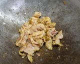 A picture of step 1 of Stir-Fried Glass Noodles with Green Curry Paste.