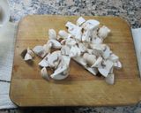 Foto del paso 1 de la receta: Salsa de Hongos al verdeo para acompañar pastas o carnes