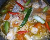 Foto langkah ke 4 dari resep Kuah Asam Kakap Putih.