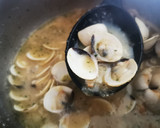 Foto del paso 5 de la receta: Almejas a la marinera con gambas