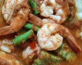 A picture of step 6 of Sour Curry with Shrimp & Mixed Vegetables (Kaeng Som Cha-Om).