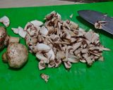 Foto langkah ke 1 dari resep 194. Lumpia Goreng Ayam Jamur Mini.