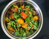આલુ કેપ્સીકમ (Aloo Capsicum Recipe In Gujarati) રેસીપી સ્ટેપ6ફોટો