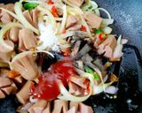 Foto langkah ke 3 dari resep Sosis Asam Manis Madu.