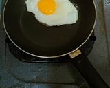 Foto langkah ke 5 dari resep Telur ceplok teflon.