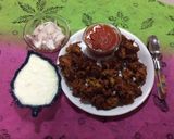 A picture of step 4 of Crispy bottle gourd, onion and carrot pakora.