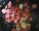 Foto langkah ke 2 dari resep Tumis Pakcoy Sosis Simple.