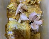 Foto langkah ke 1 dari resep Ayam Goreng ketumbar dan bawang putih.