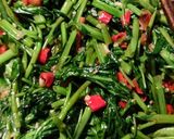 Foto langkah ke 4 dari resep Cah kangkung simple.