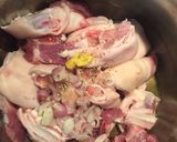 Hình bước làm 1 của món Móng giò nấu thanh trà