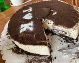 Hình bước làm 4 của món Oreo cheese cake (bánh kem phô mai không cần lò nướng)