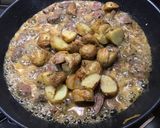 Une image de l'étape 8 de Bœuf mariné sauté aux épices créoles et pommes grenailles.