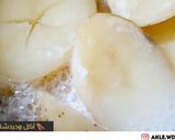 صورة لخطوة 2 من وصفة شوربة البطاطس بالكريمة والفطر لشتاء دافئ