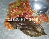 Foto langkah ke 1 dari resep Nasi bakar ayam suwir pete.