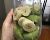 Hình bước làm 1 của món Sinh tố Chuối Kiwi tốt cho người bị tiểu đường